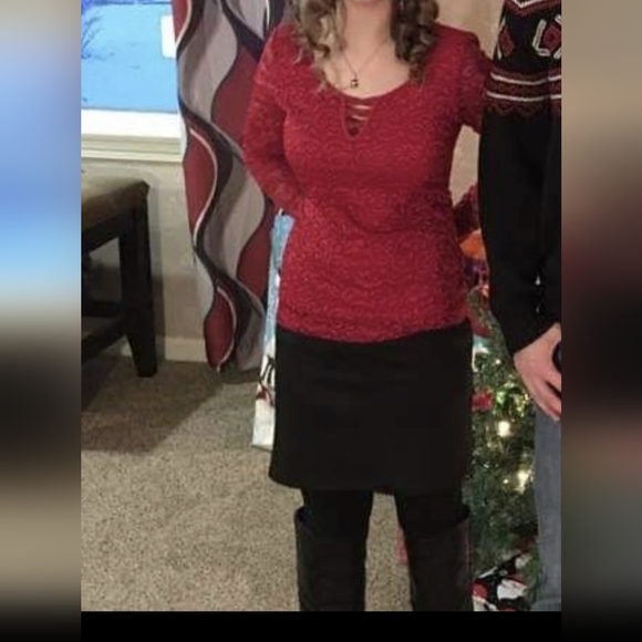 Candies Criss Cross Lace Top, Juniors Small, Bright Red- no flaws/snags visible - Picture 3 of 9